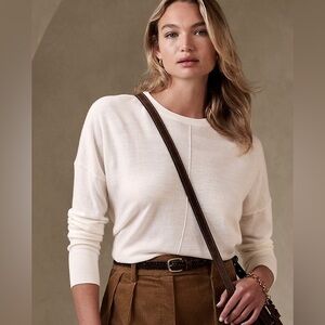 Banana Republic Cream 100% Merino Wool Sweater size Medium